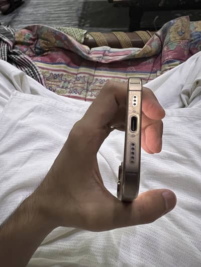 Apple iPhone 16 Pro