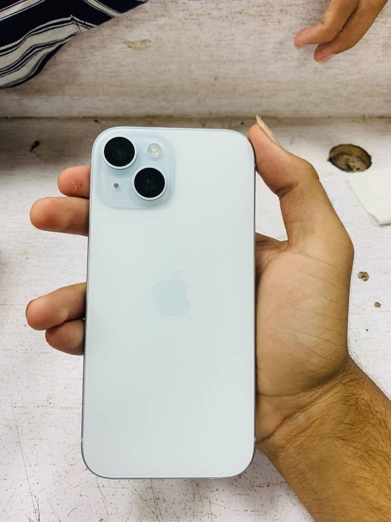 Apple iPhone 15 3