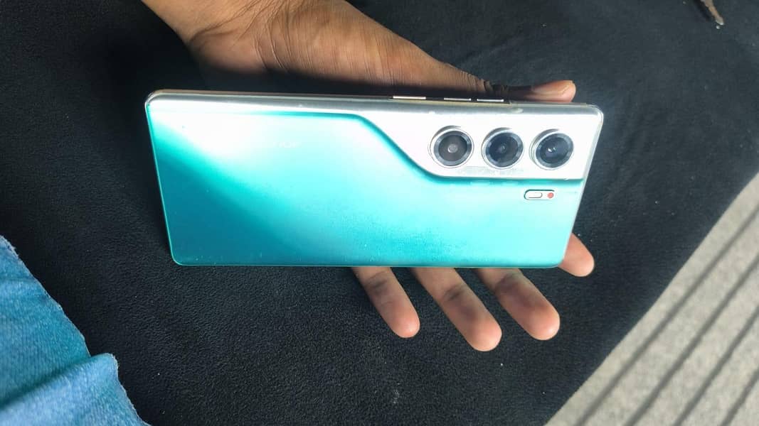 Tecno CAMON 40 Pro 2