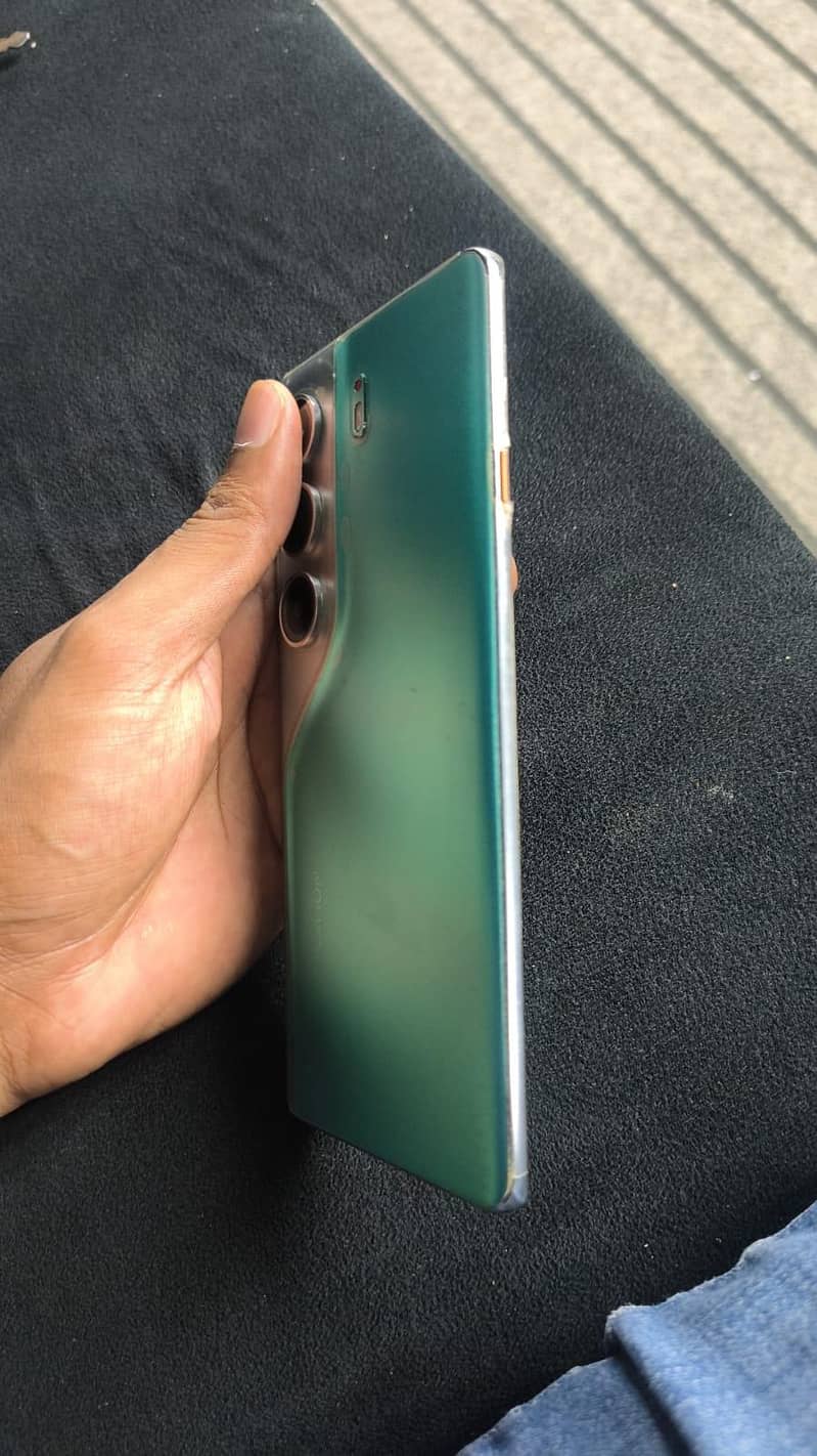 Tecno CAMON 40 Pro 3