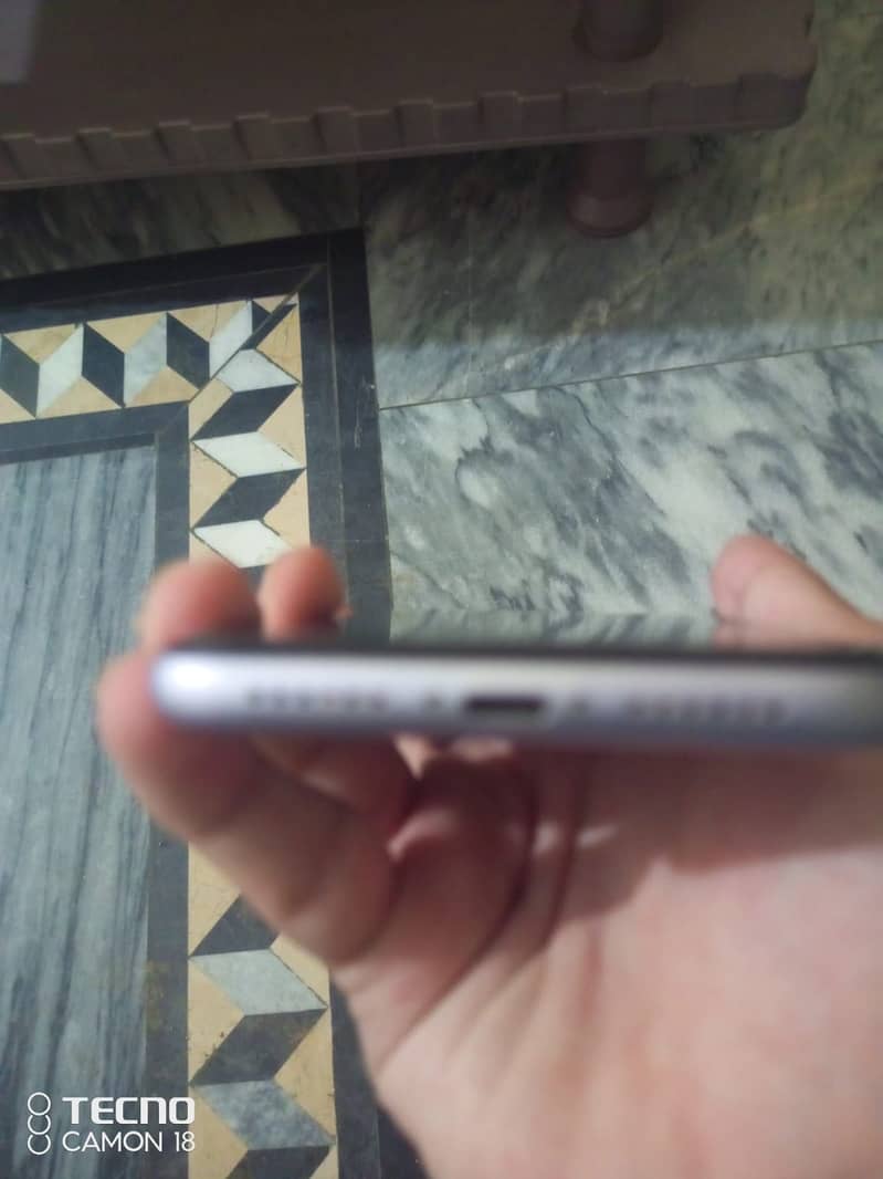 Apple iPhone 11 3