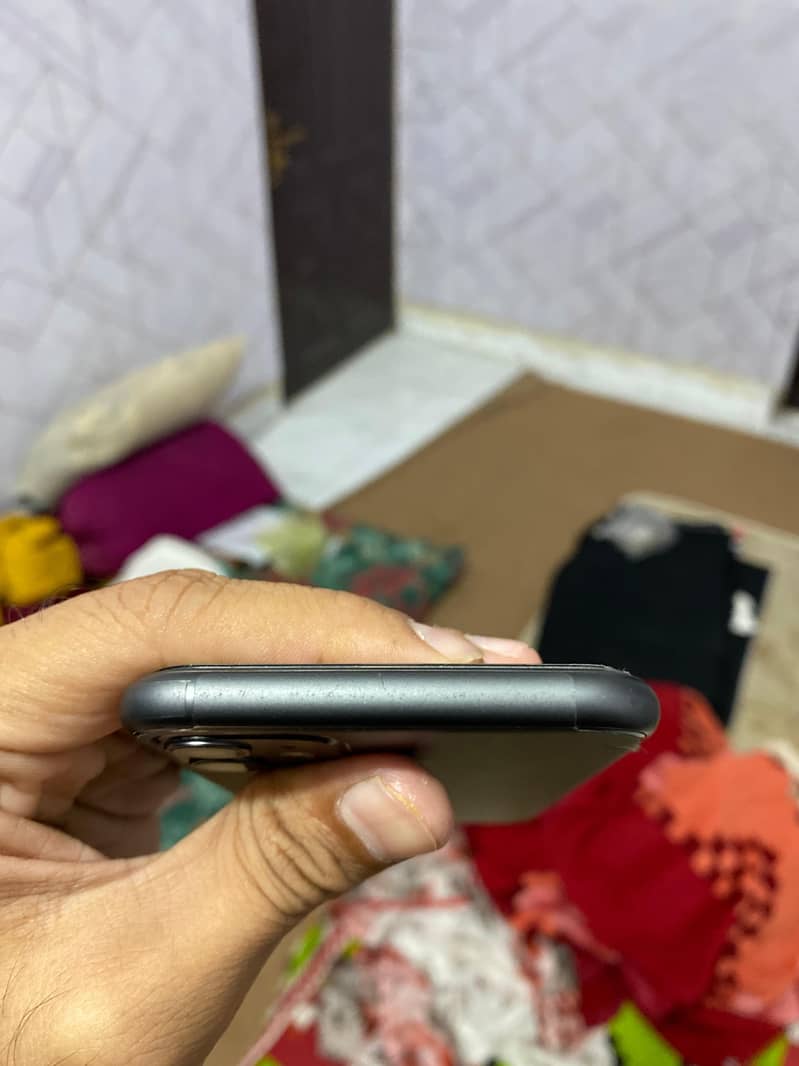 Apple iPhone 11 5