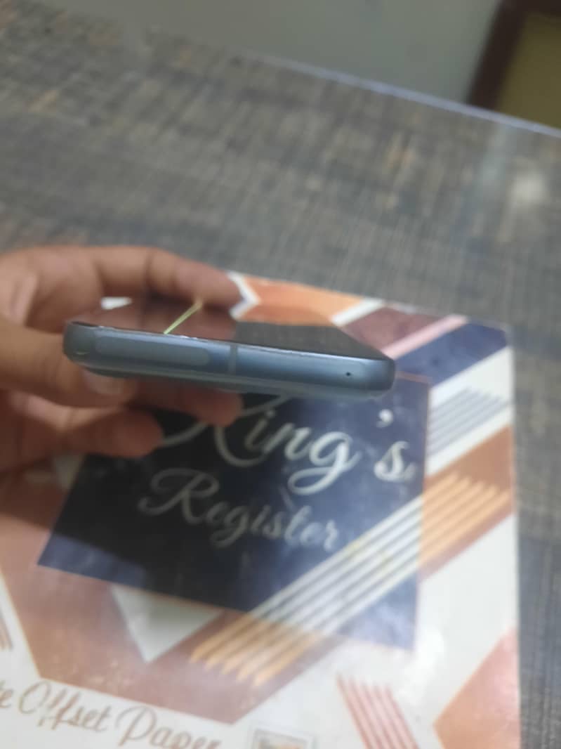 Google Pixel 8 2