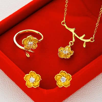 necklace and rings