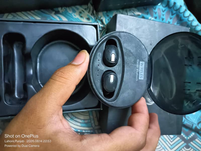 wireless earbuds 2