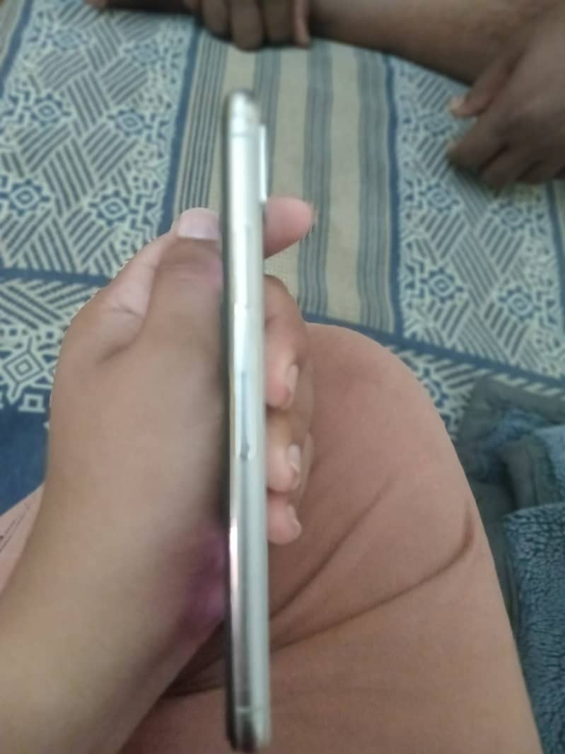 Apple iPhone X 3