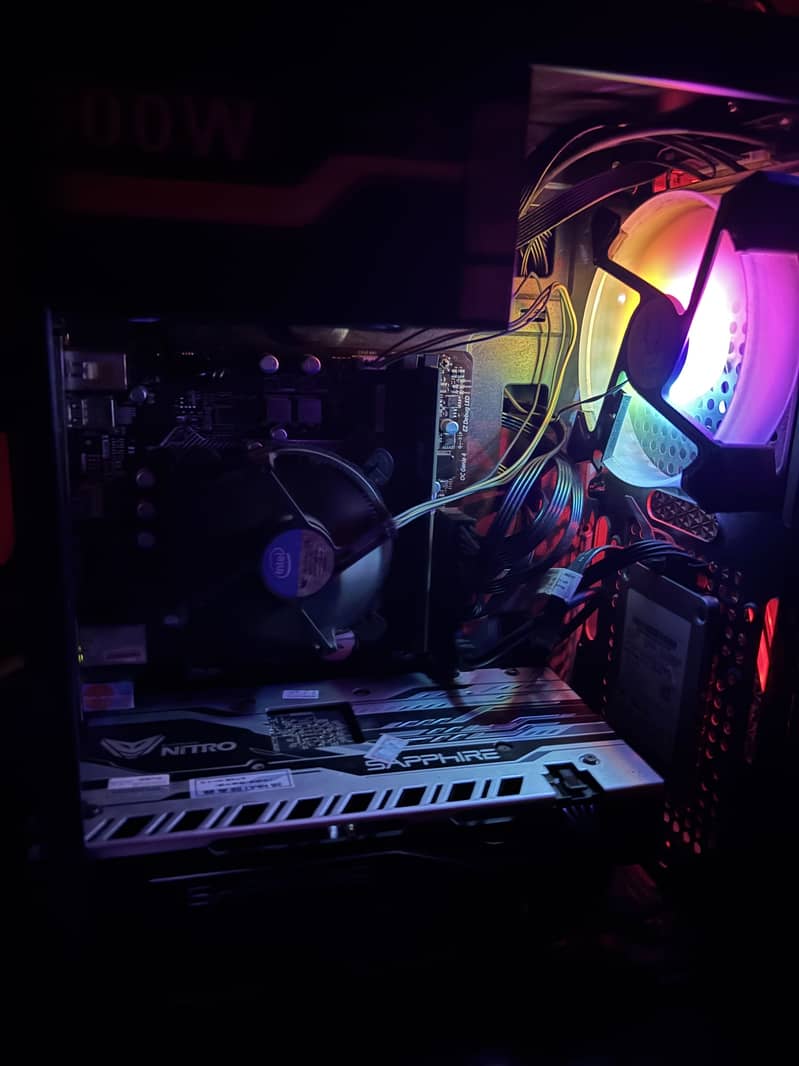 Gaming pc setup with borderless led 1