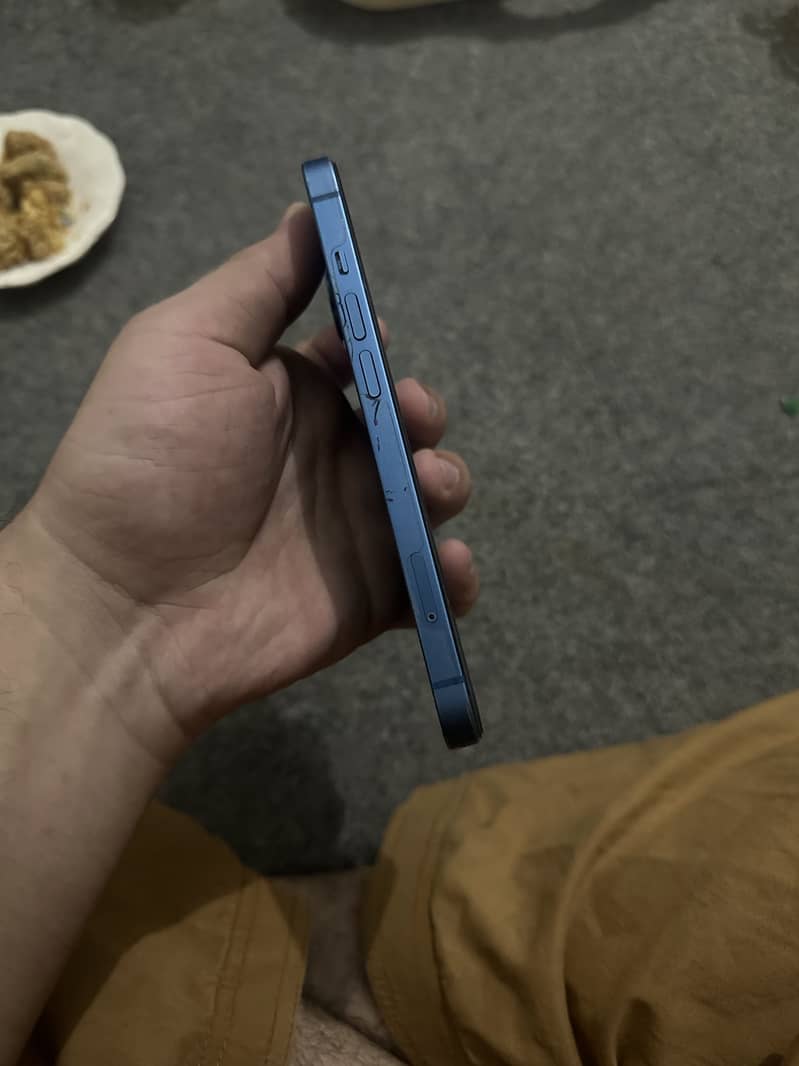 Apple iPhone 13 1