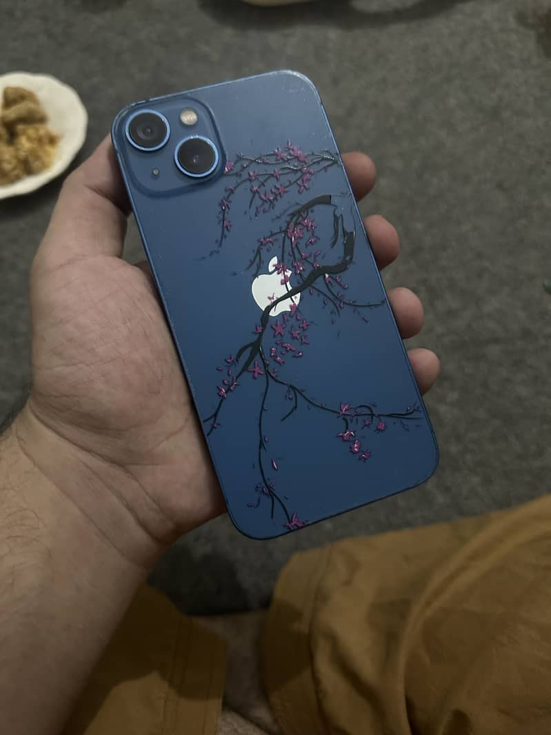 Apple iPhone 13 4