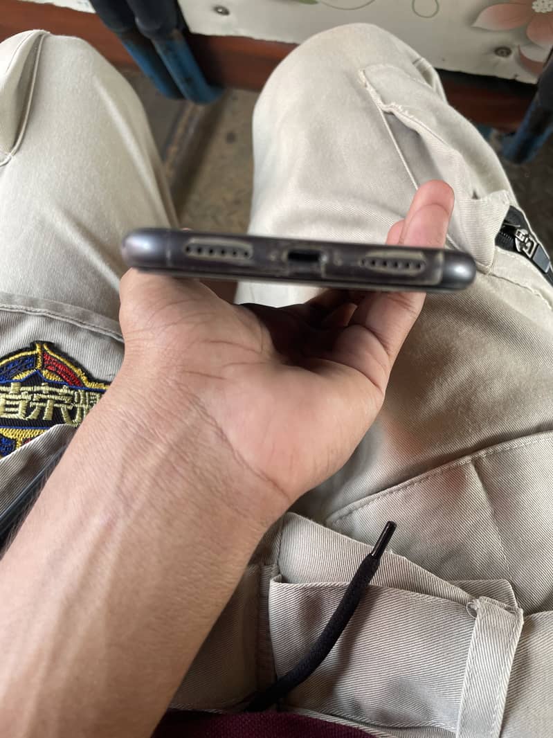 Apple iPhone 11 0