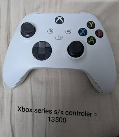 Xbox series x 3 controllers and battery pack