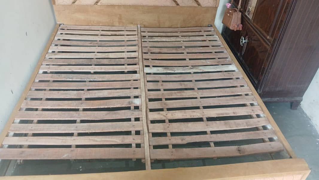 Bed and Singhar Table 4