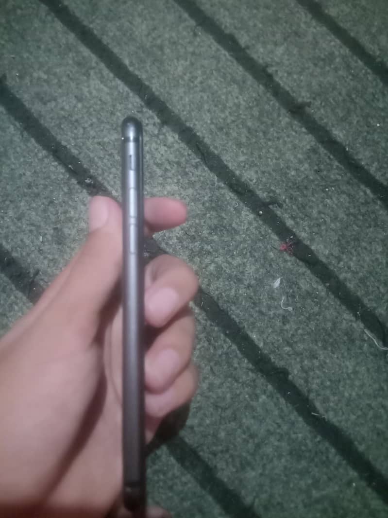 Apple iPhone 8 5