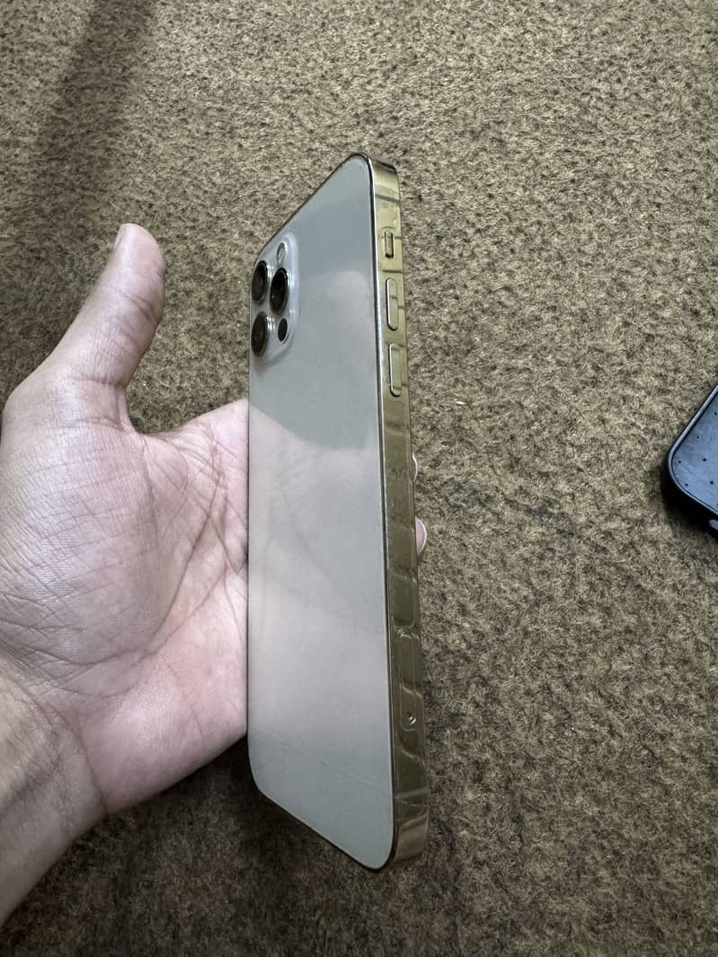 Apple iPhone 12 Pro 2