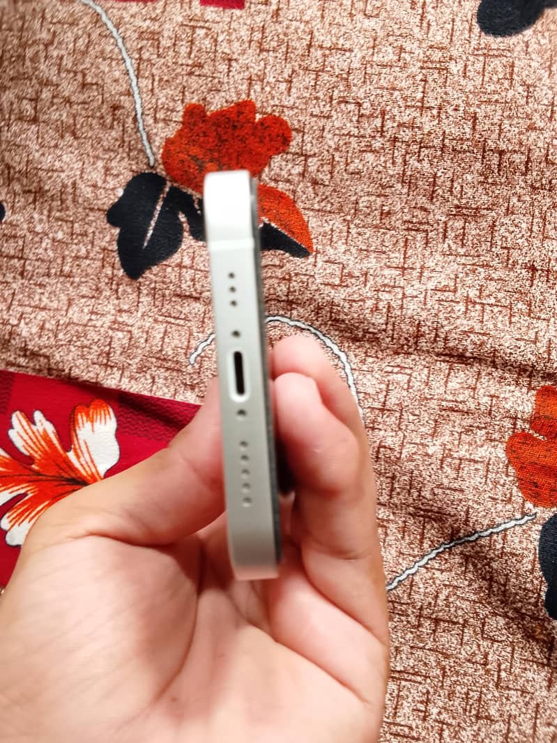 Apple iPhone 12 2