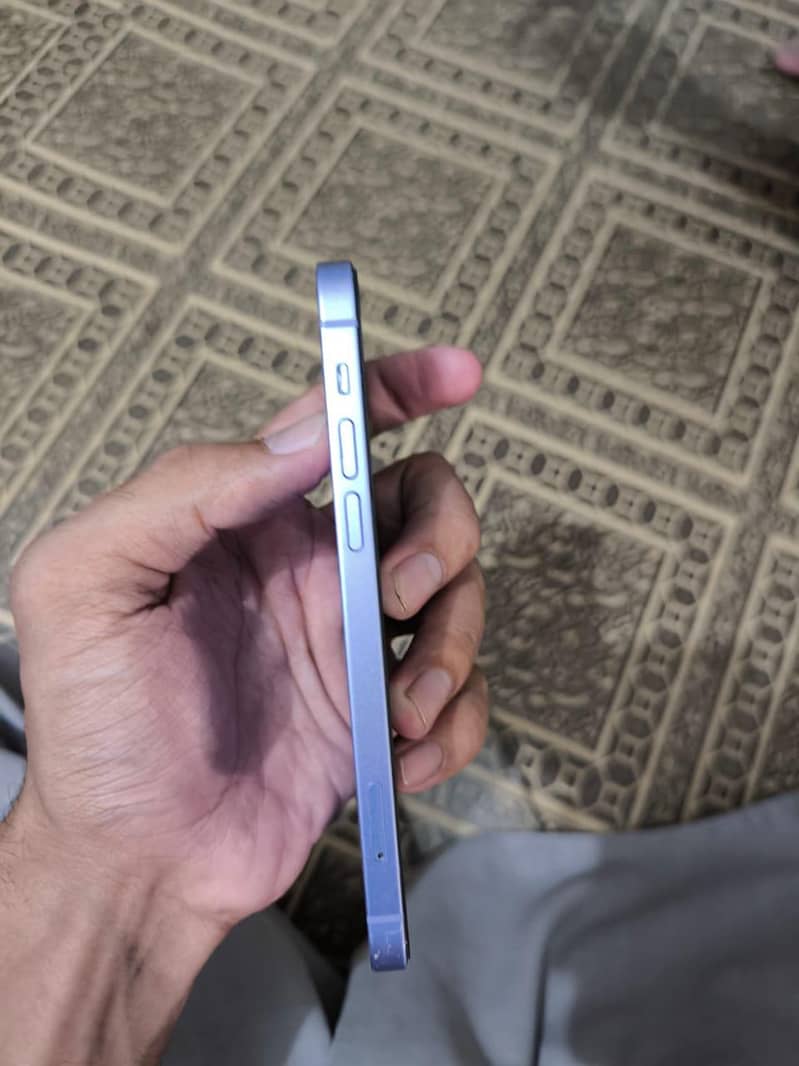 Apple iPhone 12 2