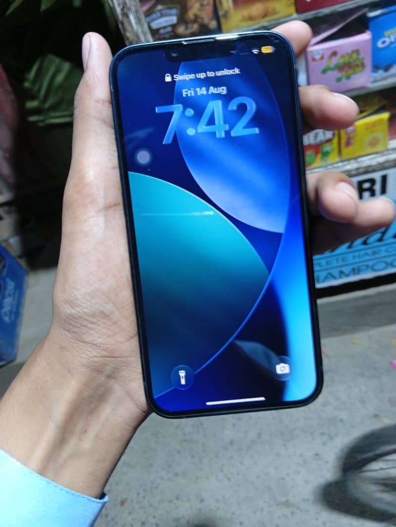 Apple iPhone 13 3