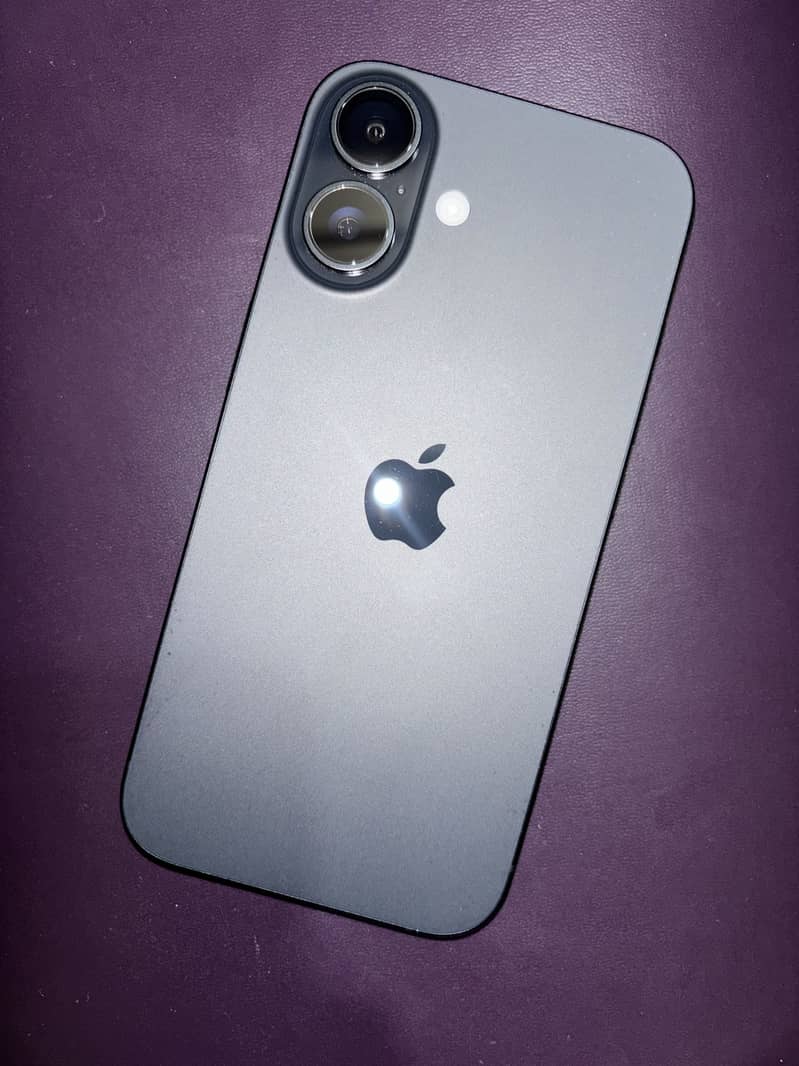 Apple iPhone 16 0