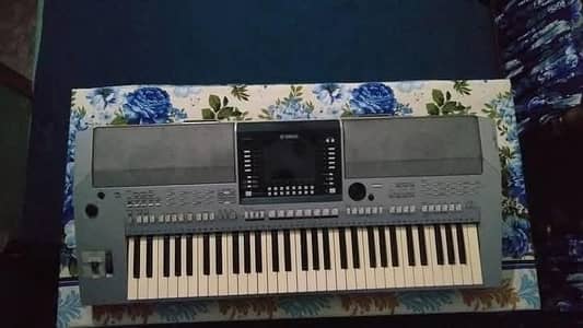 Yamaha PSR s710 for sale