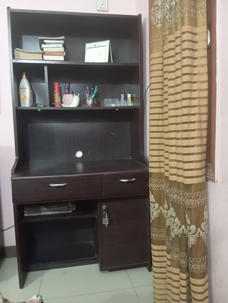 Study Table / Computer Table with Bookshelf – Excellent Condition 2
