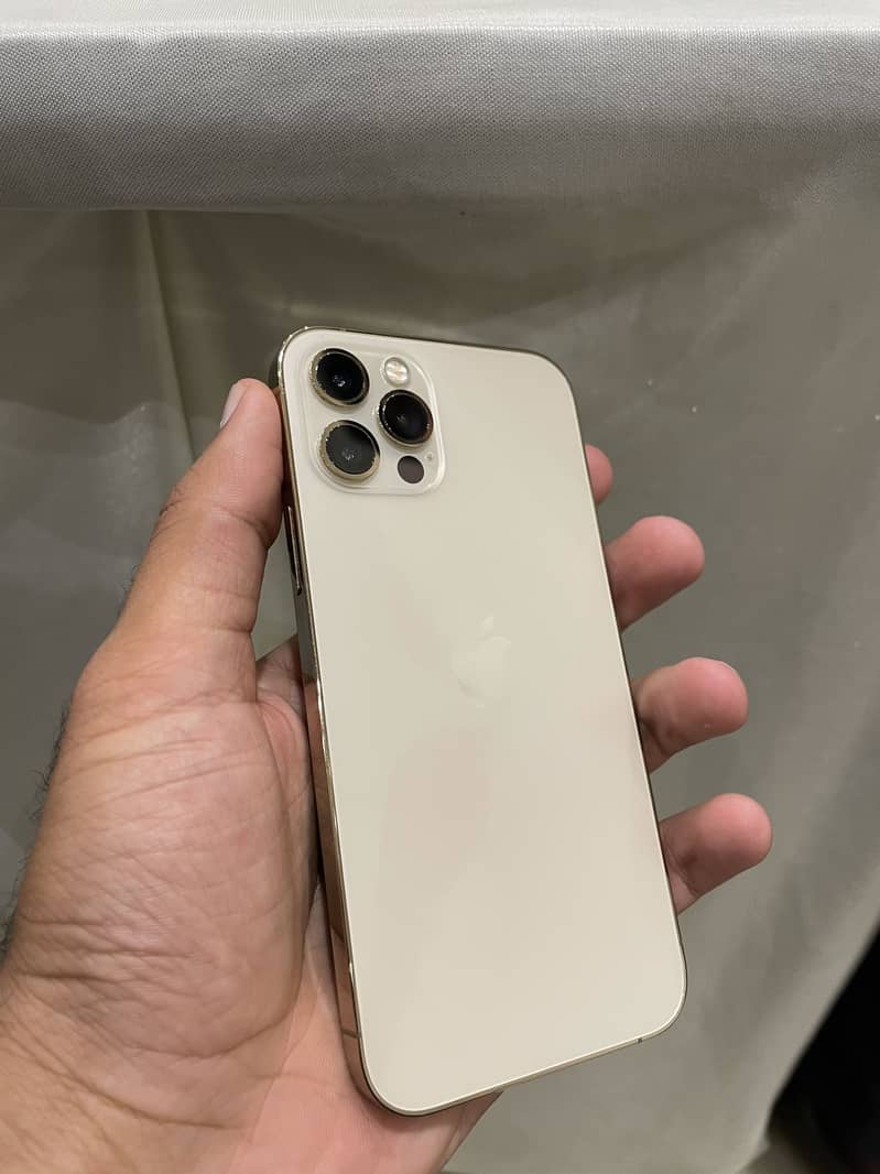 Apple iPhone 12 Pro 4