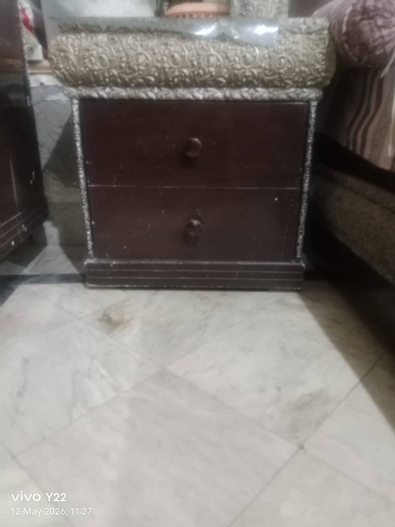 Double bed, side tables and dressing table. 2