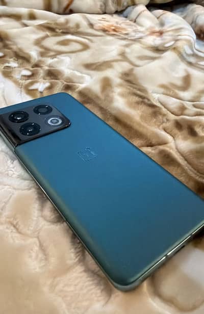 One Plus 10 Pro 5G