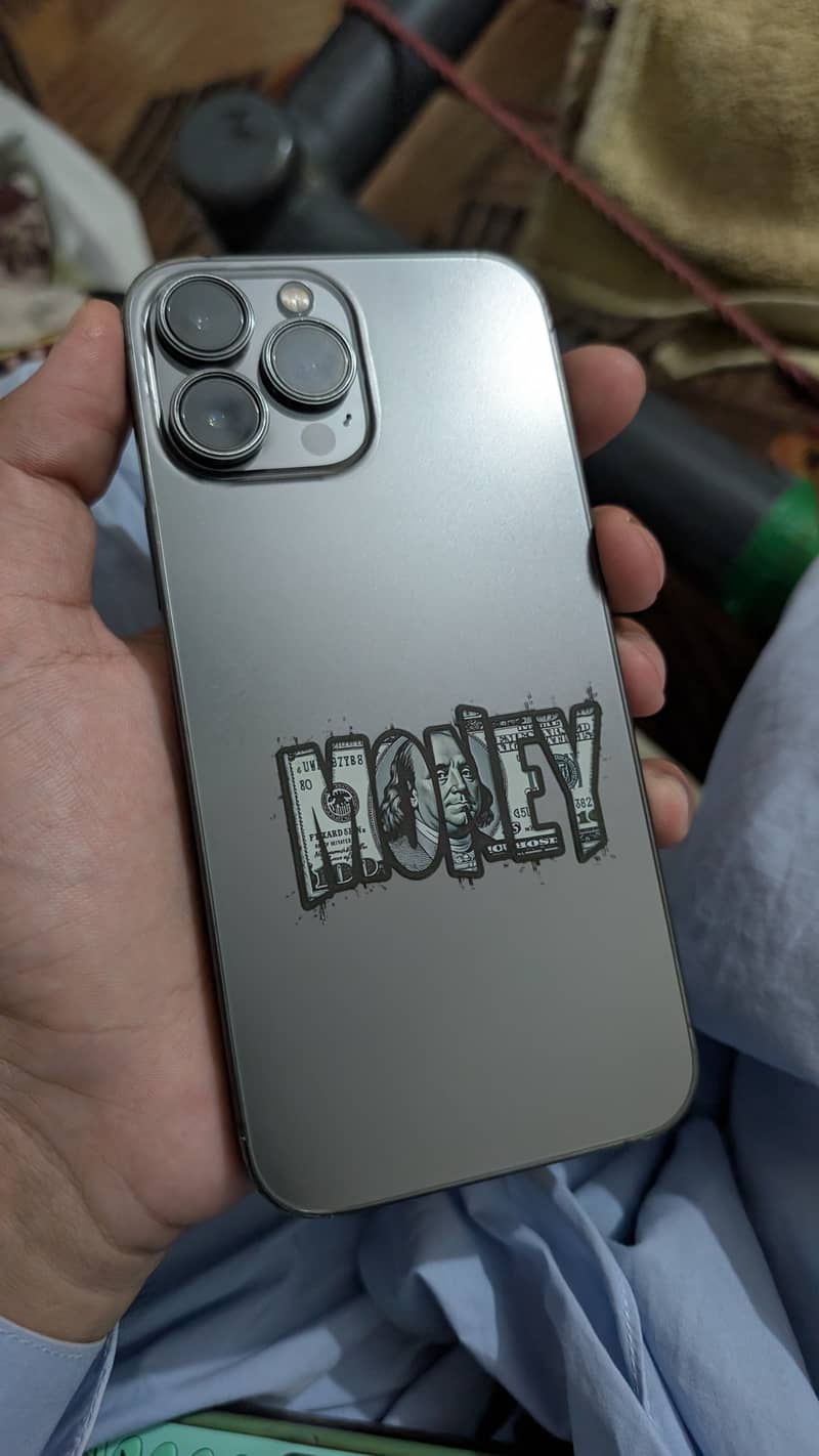 Apple iPhone 13 Pro Max 3