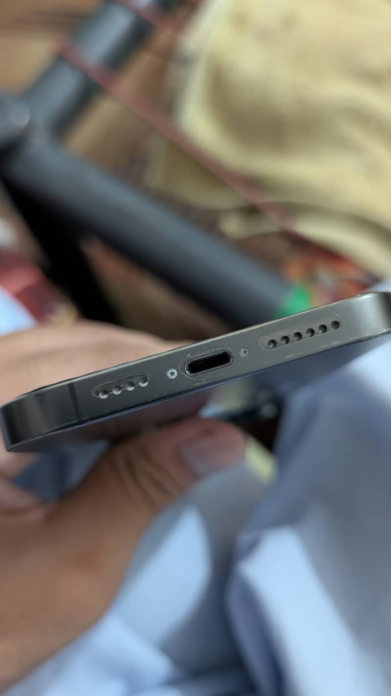 Apple iPhone 13 Pro Max 4