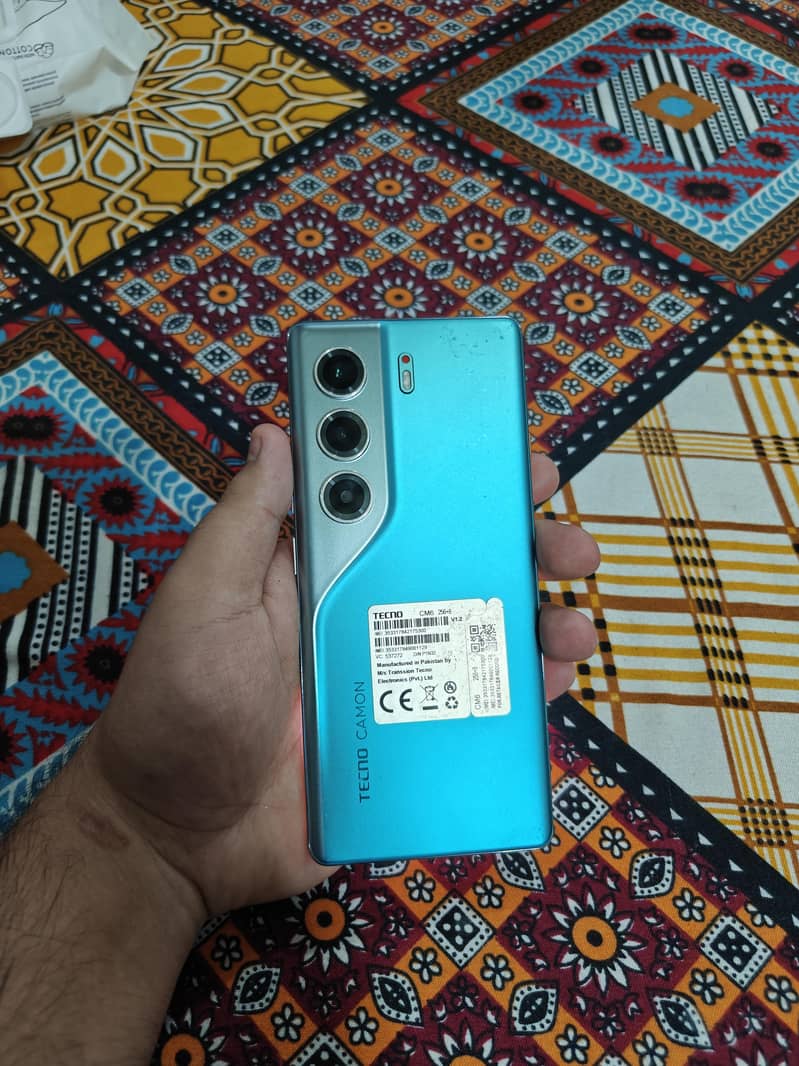 Tecno CAMON 40 Pro 0