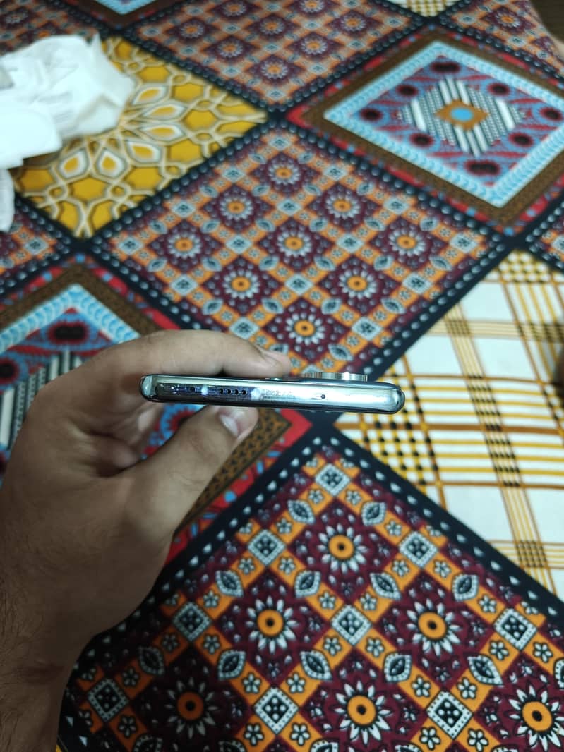 Tecno CAMON 40 Pro 3