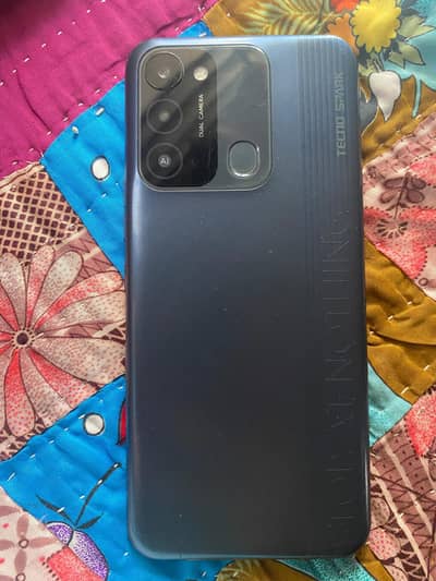Tecno Spark 8C 128//6 4+2