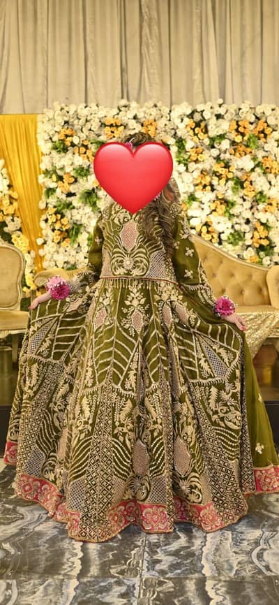 Beautiful Heavy Mehndi/Wedding Lehenga for Sale 