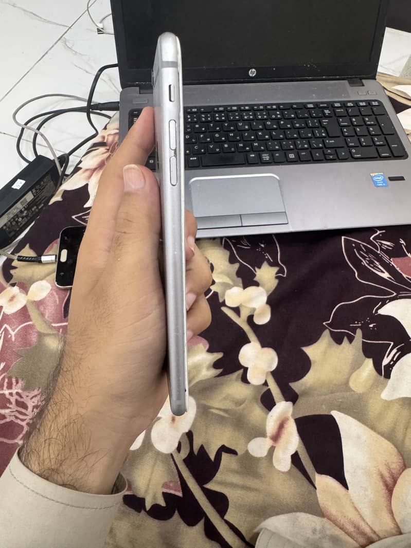 Apple iPhone 6S Plus 4