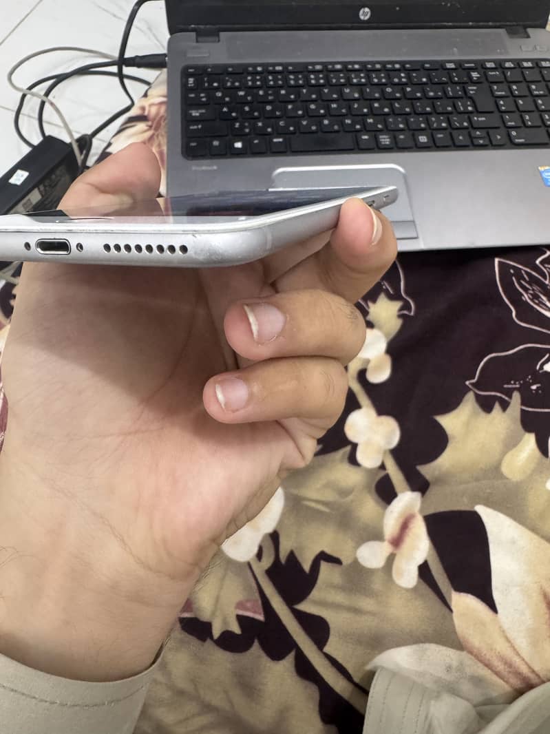 Apple iPhone 6S Plus 5