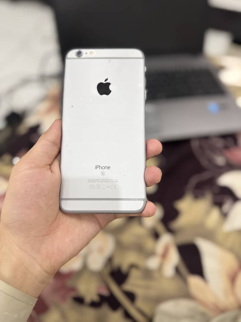 Apple iPhone 6S Plus 8