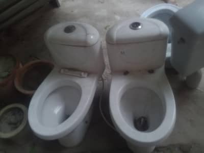 One no of Comode 9/10 condition white colour for sale