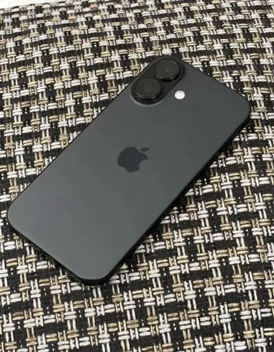 Apple iPhone 16