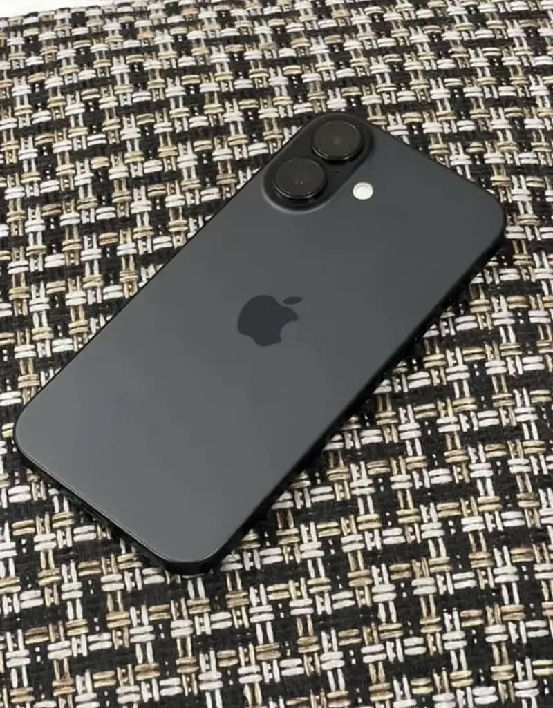 Apple iPhone 16 0