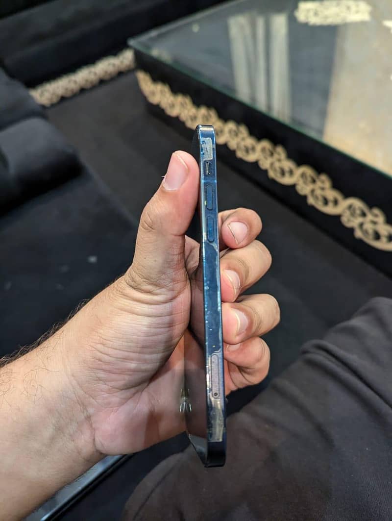 Apple iPhone 12 0