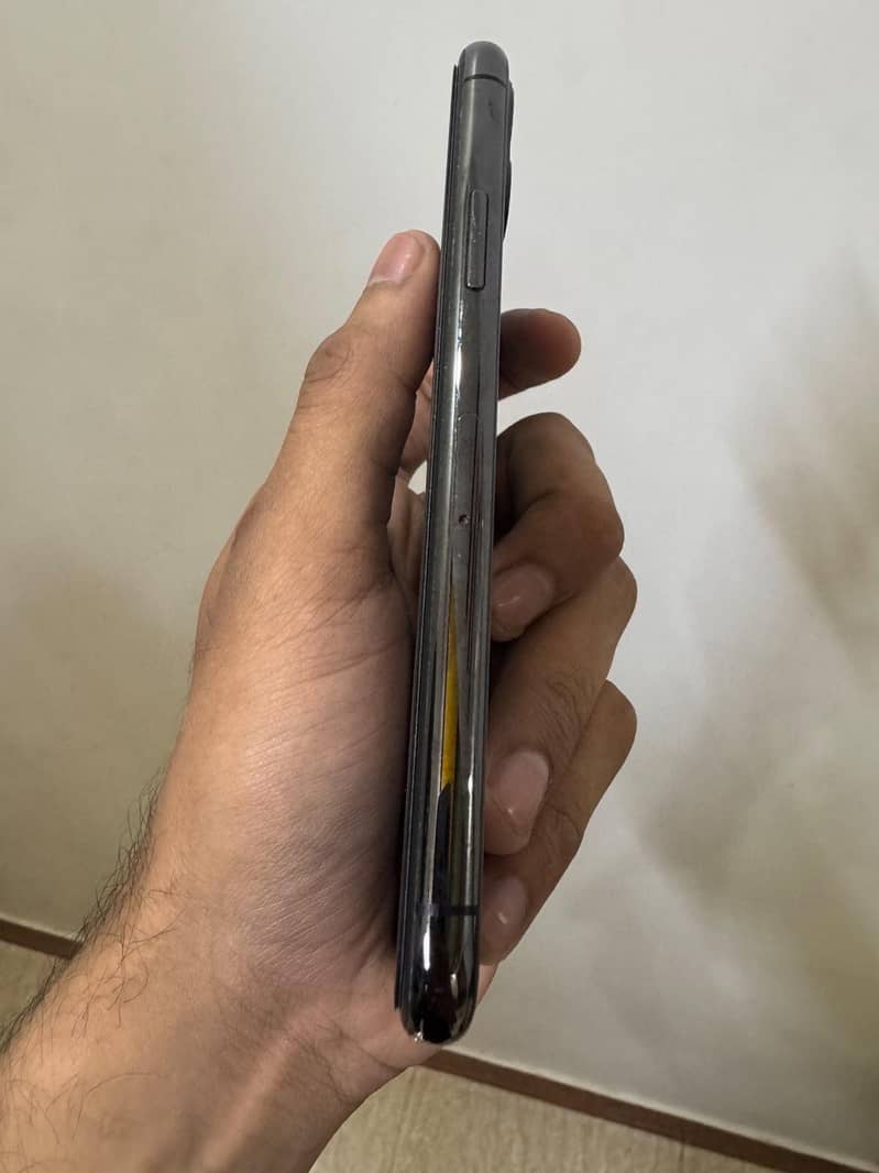 iphone 11 pro 2