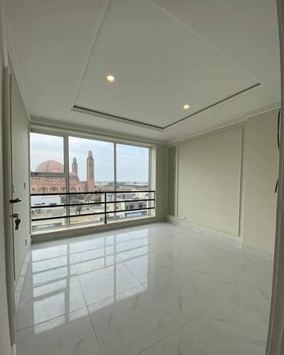 1 Bed Non Furnished Apartment Available For Rent
