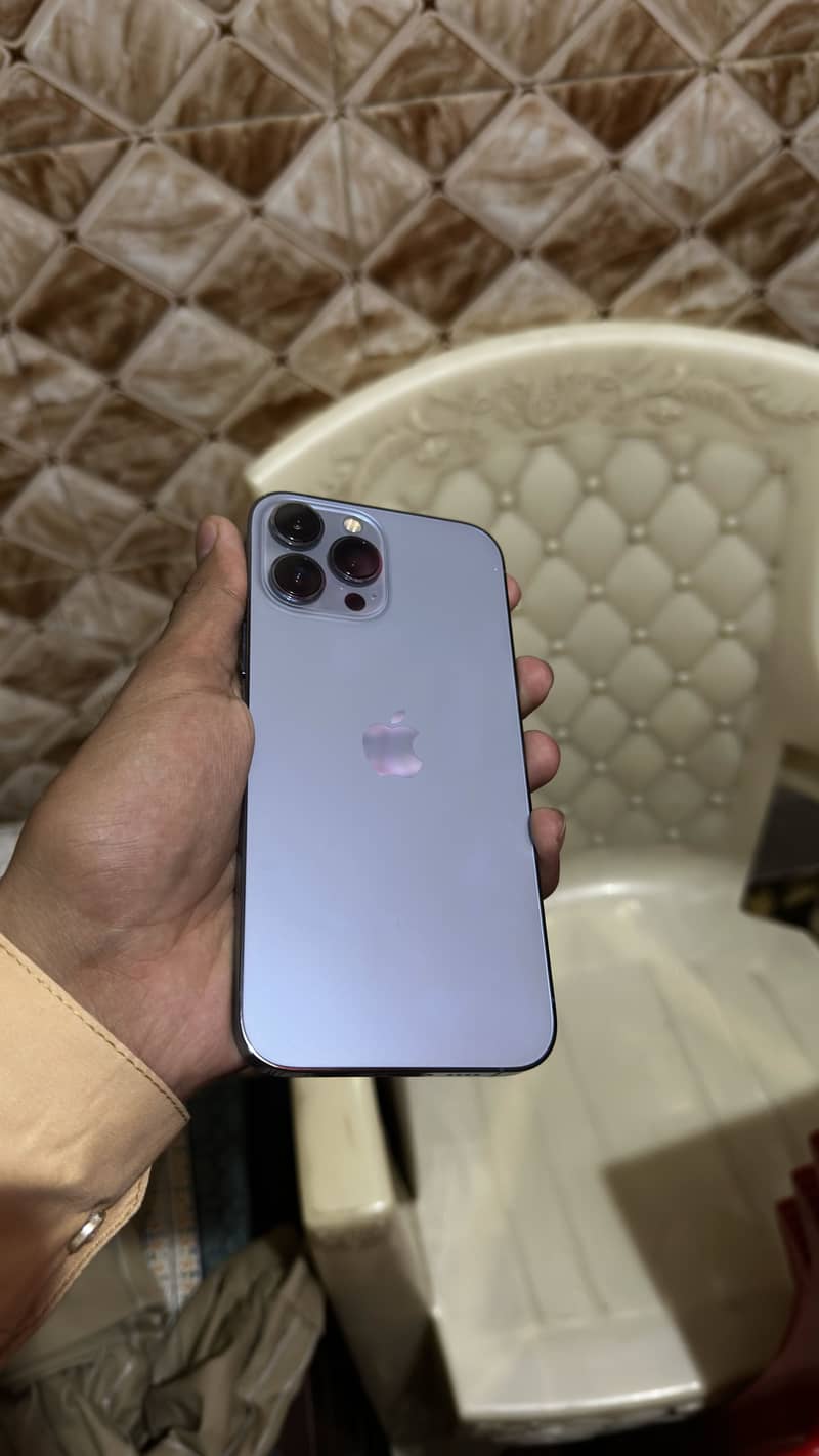Apple iPhone 13 Pro Max 4