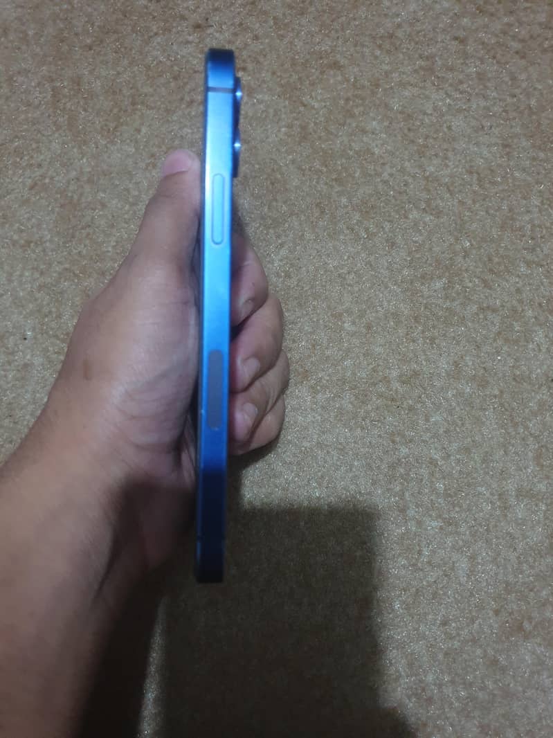 Apple iPhone 12 2