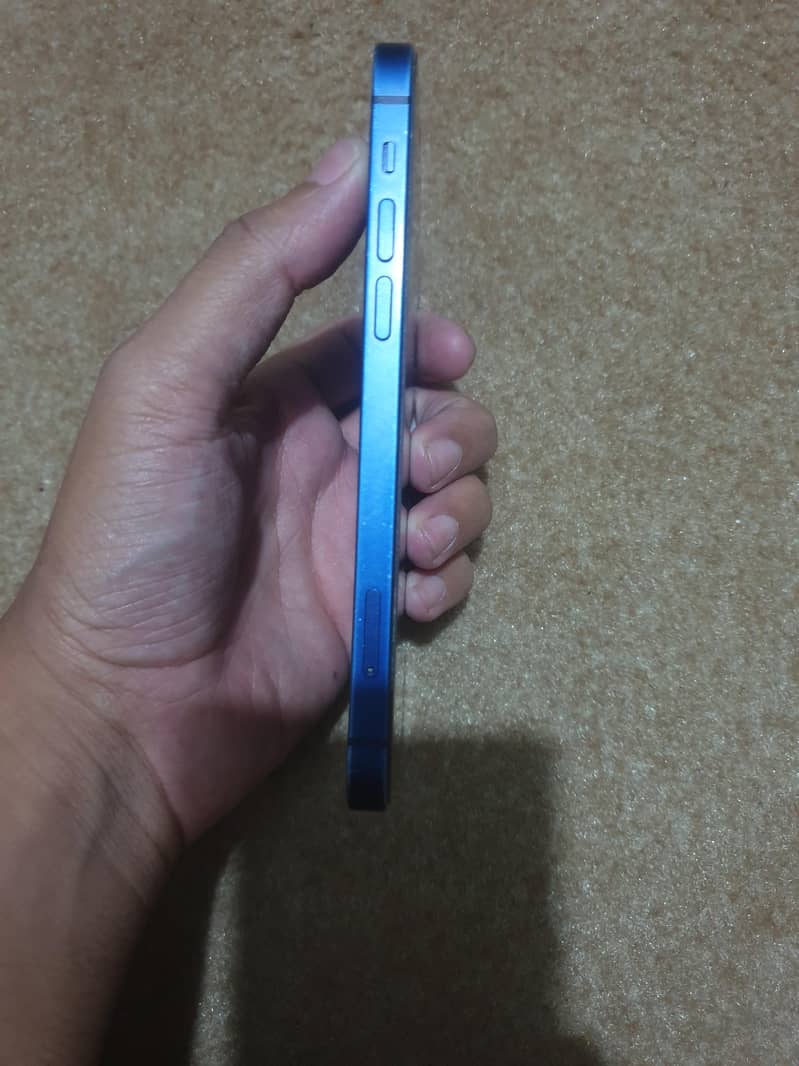 Apple iPhone 12 3