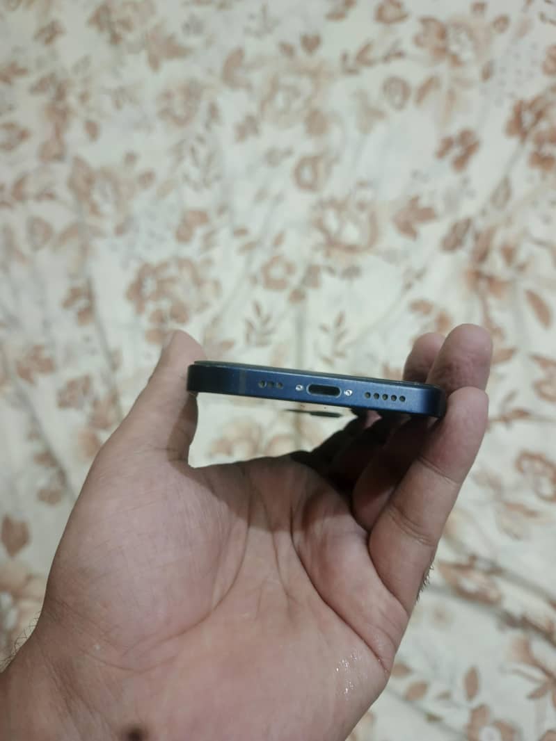 Apple iPhone 12 3