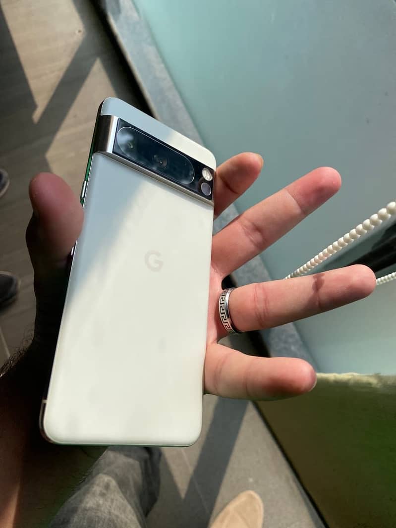 Google Pixel 8 Pro 2