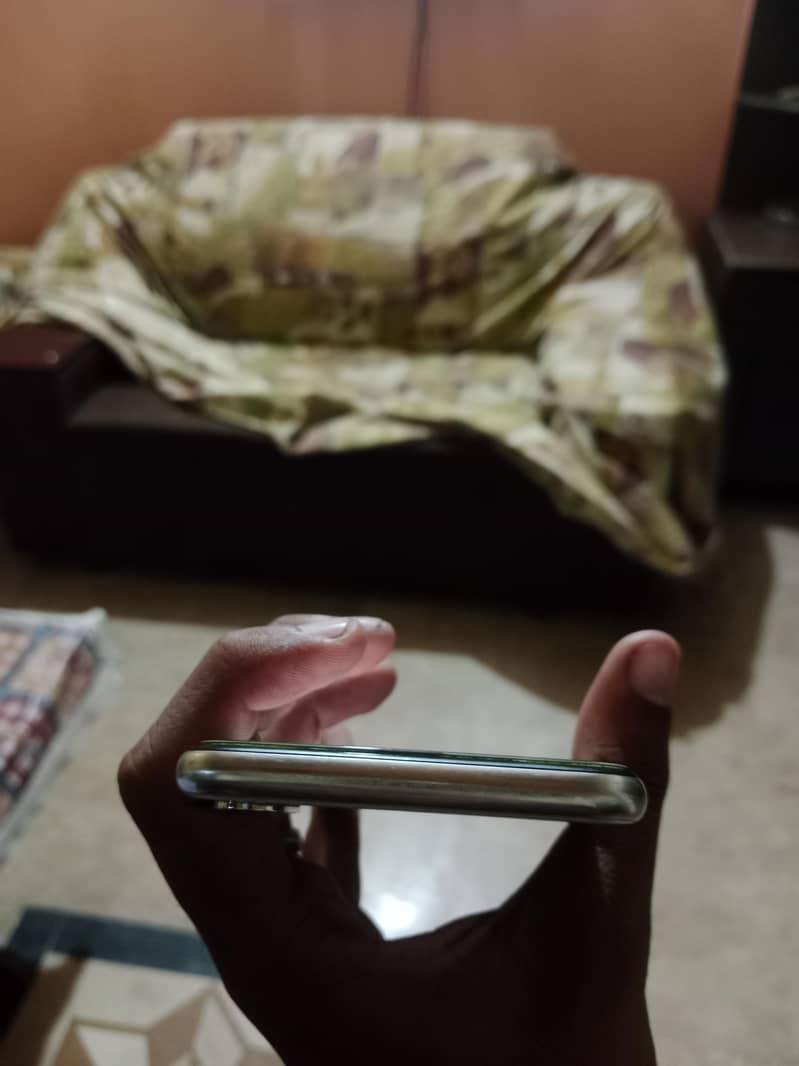 Apple iPhone X 6