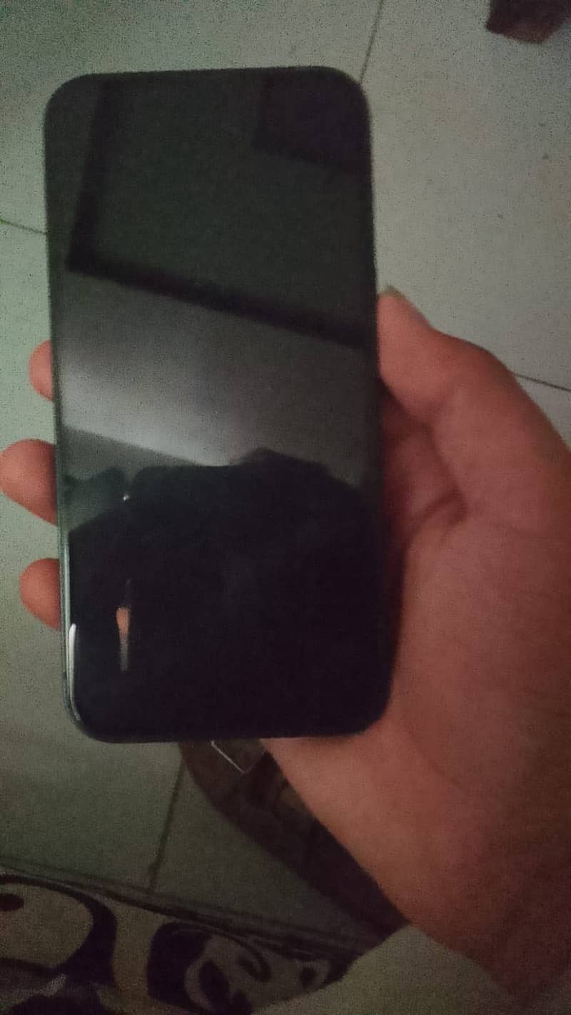 Apple iPhone 13 5