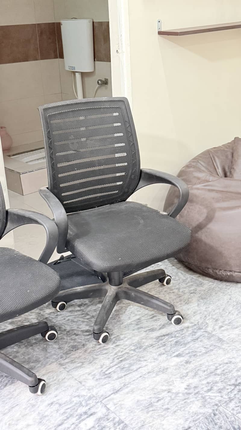 Computer Charis and side table set 1